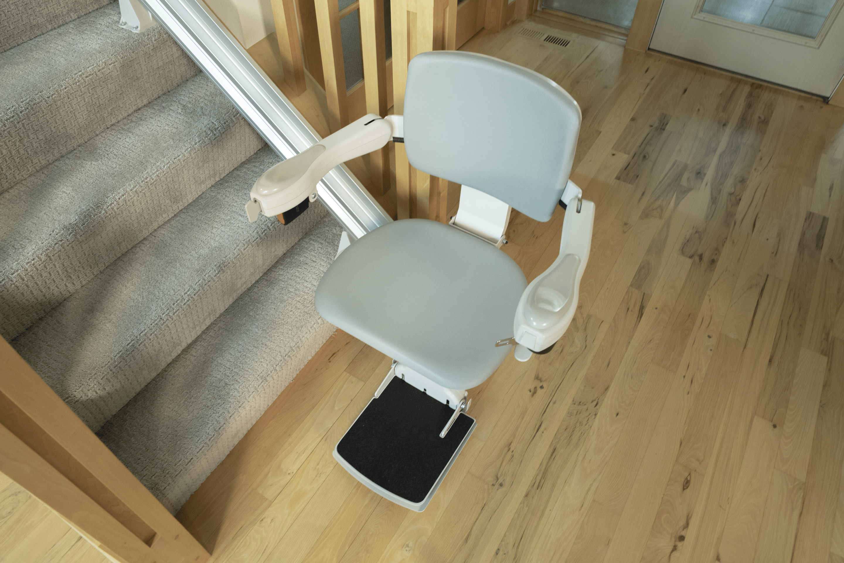 Image of a Bruno Elite at the bottom of the stairs